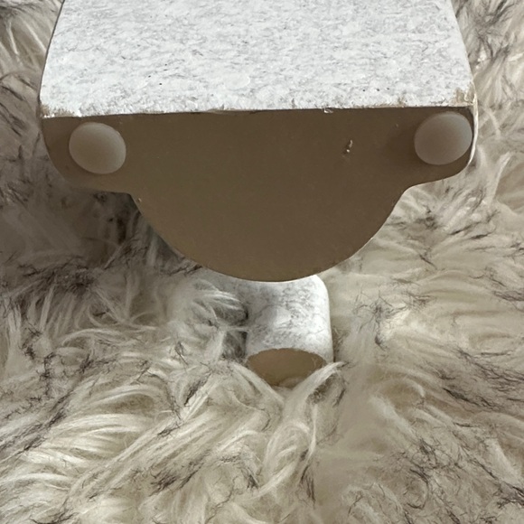 Abstract Face Sculpture - Picture 5 of 9